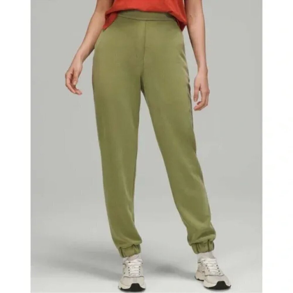 Lululemon Sweatpants Softstreme Relaxed High-Rise Pant Bronze Green Size 12